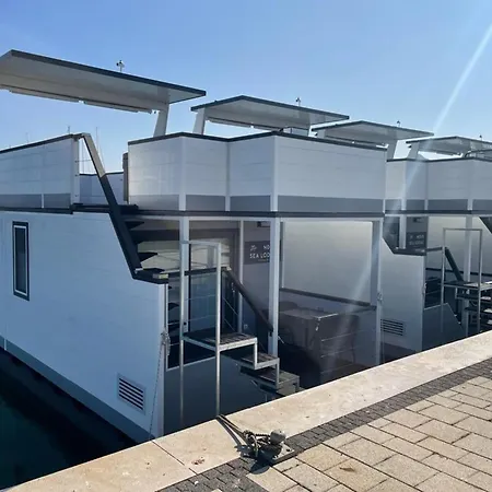 Comfortable Houseboat In A Prime Marina Location Novigrad Istria