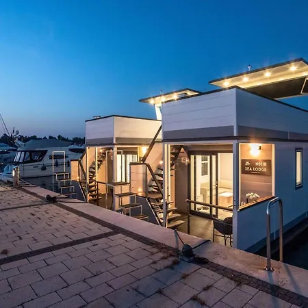 Botel Comfortable Houseboat In A Prime Marina Location