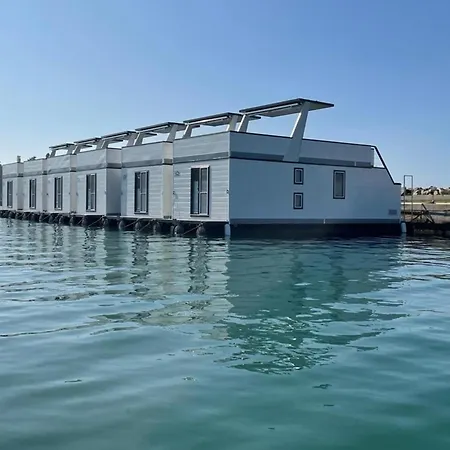 Botel Comfortable Houseboat In A Prime Marina Location Novigrad Istria